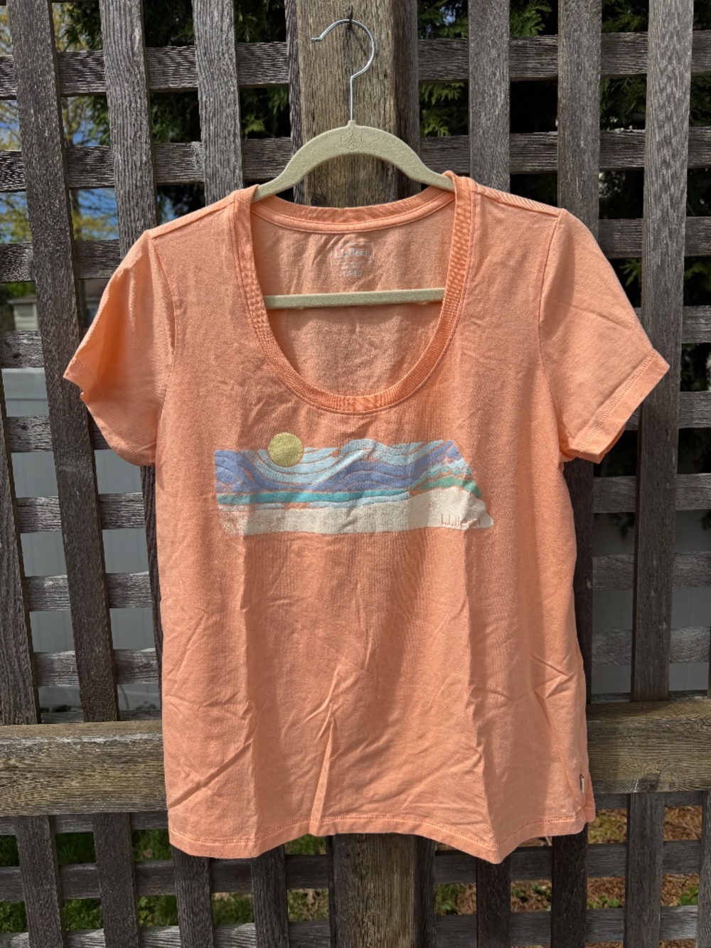 Women's LL Bean peach Graphic Tee Size Lg.